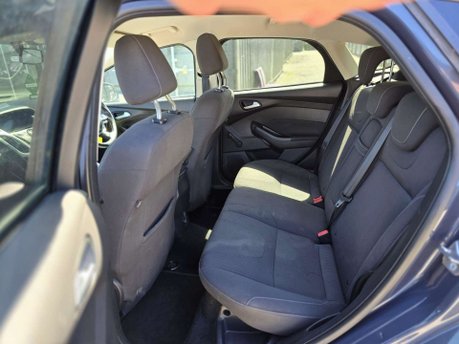 Ford Focus 1.6 Zetec Hatchback 5dr Petrol Manual Euro 5 (125 ps) 19