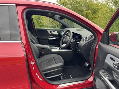 Mercedes-Benz GLA Class GLA 220D 4M AMG Line Premium Plus Auto Diesel PAN ROOF/MEMORY SEATS/360 CAM 6