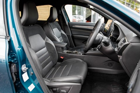 Renault Arkana E-TECH ENGINEERED 33