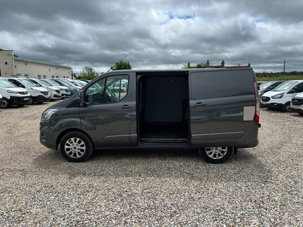 Ford Transit Custom SWB L1H1 (SOLD) 300 Limited Alloys Air Con Sensors Cruise EURO 6 11