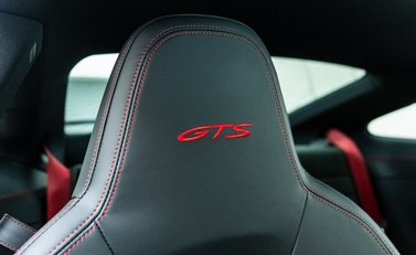 Porsche 911 Carrera 4 GTS (992) 7