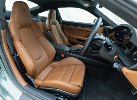 Porsche 911 GT3 Touring (992) 35