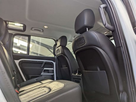 Land Rover Defender 2.0 Defender SE D Auto 4WD 5dr 60
