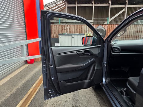 Isuzu D-Max UTILITY SCB 16