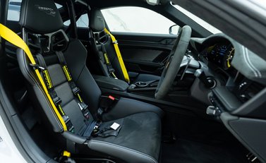 Porsche 911 GT3 RS Weissach (992) 6