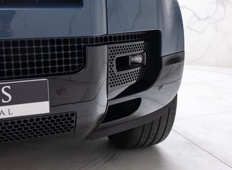Land Rover Defender 90 D300 X-DYNAMIC HSE 17