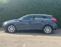 Volvo V40 (Sold) 2.0 T2 Inscription Hatchback 5dr Petrol Manual Euro 6 (s/s) (122 ps) 6