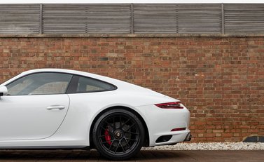 Porsche 911 Carrera GTS (991.2) 28