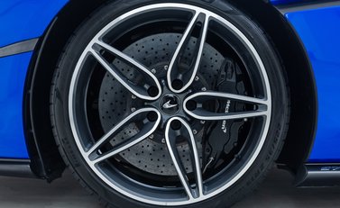 McLaren 570S Spider 27