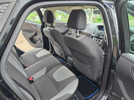 Ford Focus 1.6 Zetec S Powershift Euro 5 5dr 38