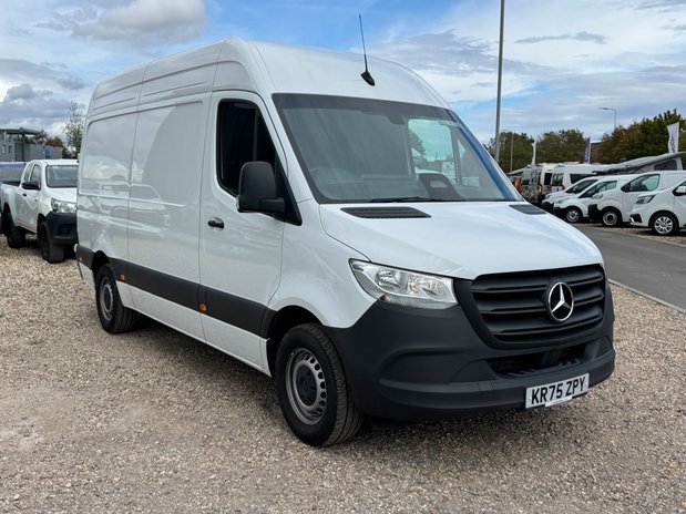 Mercedes-Benz Sprinter AUTO MWB L2H2 High Roof 315 Pro Air Con Camera EURO 6 4