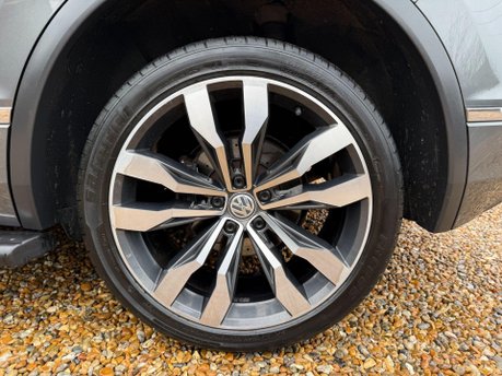 Volkswagen Tiguan 2.0 TDI BlueMotion Tech R-Line DSG 4Motion Euro 6 (s/s) 5dr 12