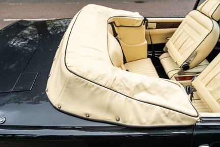 Aston Martin V8 Vantage X-Pack Volante 36