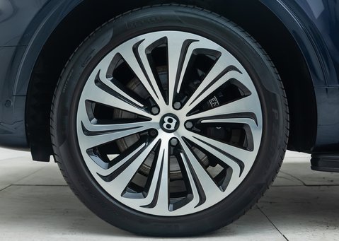Bentley Bentayga V8 First Edition
