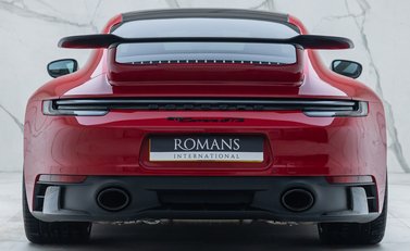 Porsche 911 Carrera GTS (992) 8