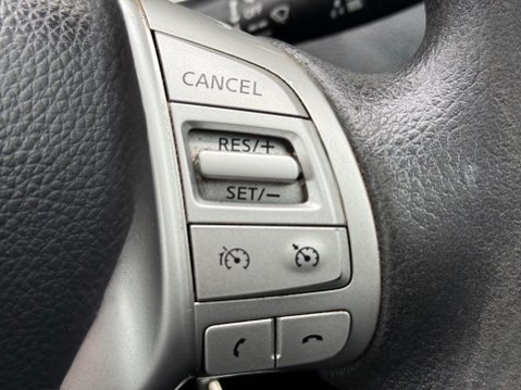 Nissan Qashqai 1.5 dCi Visia 2WD Euro 5 (s/s) 5dr 18