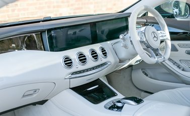 Mercedes-Benz S Class S63 Coupe 13