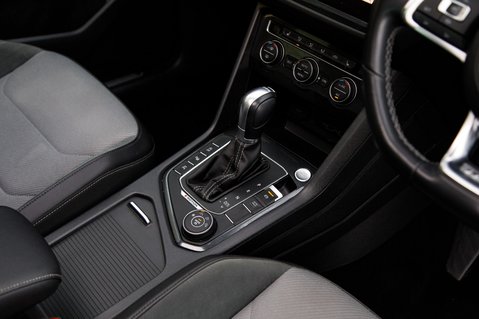 Volkswagen Tiguan SEL TSI 4MOTION DSG 34