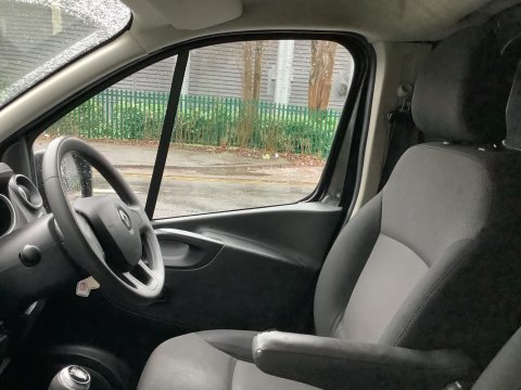 Renault Trafic 2.0 dCi ENERGY 30 Business+ LWB Standard Roof Euro 6 (s/s) 5dr 18