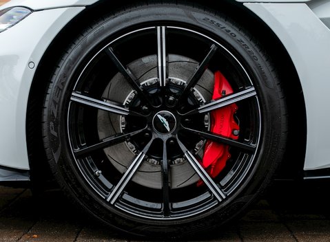 Aston Martin V8 Vantage 10