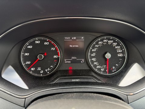 SEAT Arona TSI SE TECHNOLOGY DSG 13