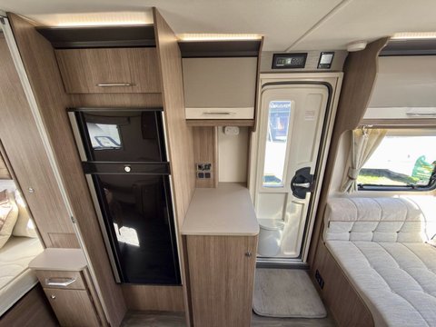 Coachman Laser Xcel 875 Kingsham 30th Special Edition 21