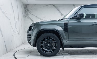 Land Rover Defender OCTA EDITION ONE 37