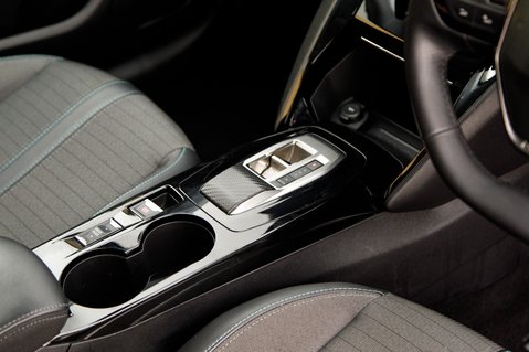 Peugeot 208 PURETECH ALLURE PREMIUM S/S 32