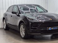 Porsche Macan 2.0 Macan Semi-Auto 4WD 5dr 8