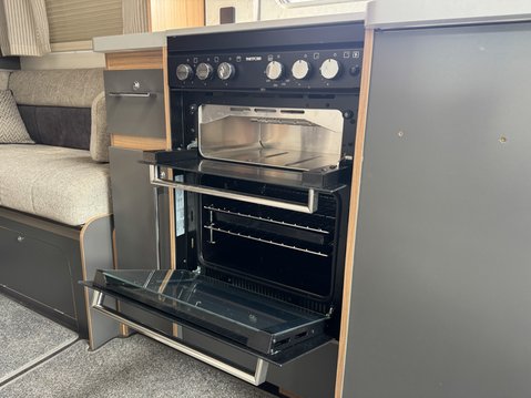 Bailey Adamo 75-4DL Motorhome | Auto | 1 Owner | Low Miles | Euro 6 14
