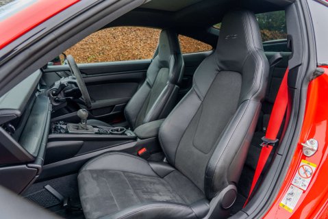 Porsche 911 Carrera GTS Manual 9