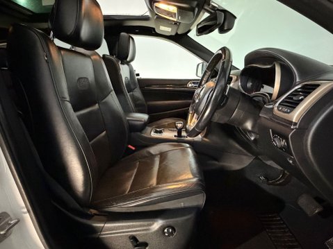 Jeep Grand Cherokee V6 CRD OVERLAND 17