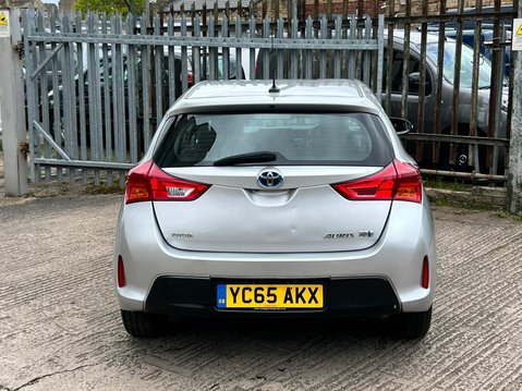 Toyota Auris ICON VVT-I 22