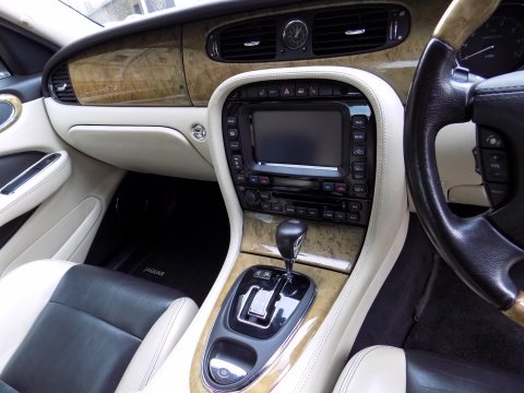 Jaguar XJR 4.2 V8 Supercharged 18