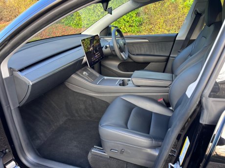 Tesla Model Y (Dual Motor) Long Range Auto 4WDE 5dr 28