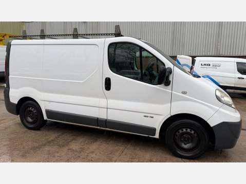 Renault Trafic 2.0 dCi SL27 L1 H1 4dr (Phase 3) 3