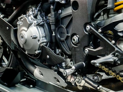 Yamaha R1M 1000 Super Sports Petrol Manual (200 ps) 38