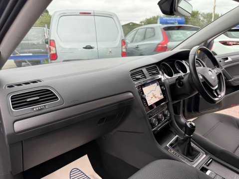 Volkswagen Golf 1.6 TDI SE Nav Euro 6 (s/s) 5dr 19