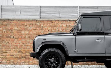 Land Rover Defender 90 Autobiography Edition 21
