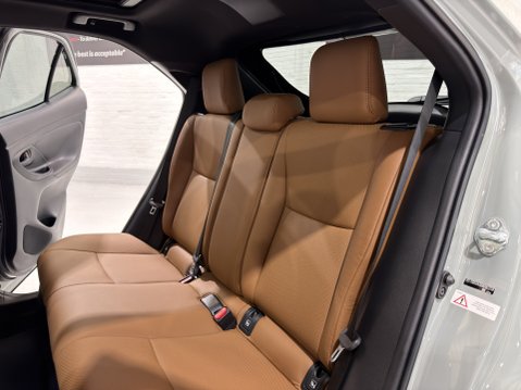 Toyota Yaris Cross PREMIERE EDITION 44