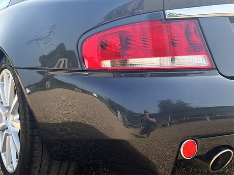Aston Martin Vanquish V12 S 22