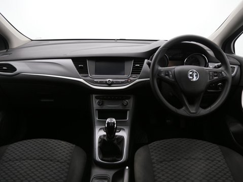 Vauxhall Astra 1.6 CDTi BlueInjection Design Sports Tourer Euro 6 (s/s) 5dr 9
