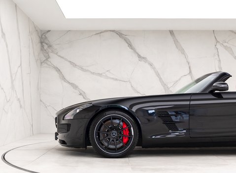 Mercedes-Benz SLS AMG Roadster 23