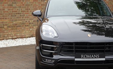 Porsche Macan Turbo Performance Package 5