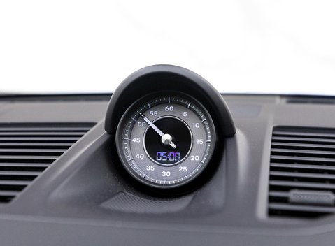 Porsche 911 Turbo (992) 17