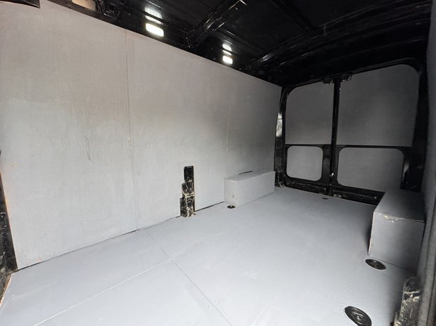 Maxus Deliver 9 LWB L3H2 [SOLD KH] Medium Roof Air Con Sensors EURO 6 11