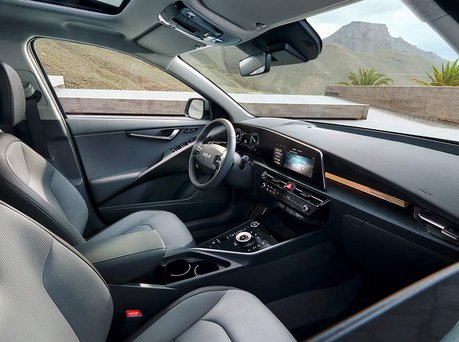Image of Kia Niro cockpit.