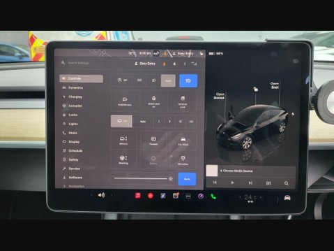 Tesla Model Y LONG RANGE AWD 24
