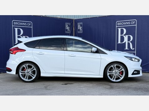 Ford Focus 2.0T EcoBoost ST-2 Hatchback 5dr Petrol Manual Euro 6 (s/s) (250 ps) 3