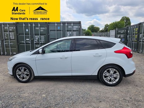 Ford Focus 1.6 Titanium Navigator Hatchback 5dr Petrol Powershift Euro 5 (125 ps) 4